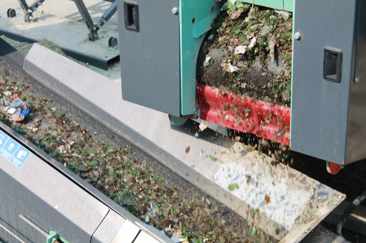 MiningReview's tweet image. Glass is highly recyclable, reducing waste and saving energy. @PilotCrushtec's modular plants efficiently convert waste glass into reusable cullet.

miningreview.com/news/turning-g…

#crushingandscreening #comminution #mining #quarrying
