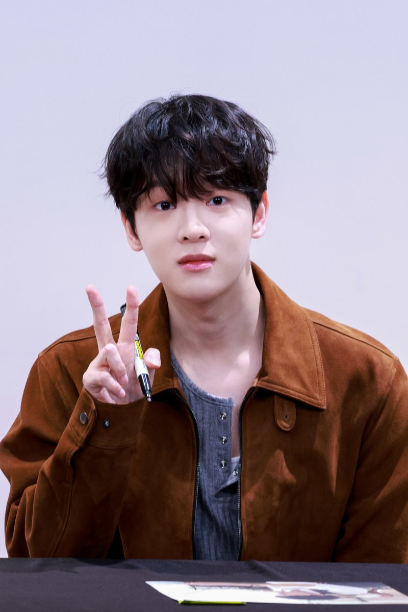 260228 프롬 시그 팬사인회 

보고싶었어💙

#이태빈 #leetaevin #李泰彬