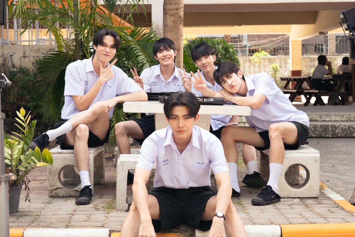Poy_Sawitree27's tweet photo. @WhenOrangesFall @almondsleepp @___progresss___ @tananloh_ @Kktken_Lim @titxn567 อยากดูแล้วค่ะ😘🍊
#WhenOrangesFallQ3
Q3 | ต้นส้มบ้านเขาแต่ผลส้มหล่นมาบ้านเราตลอดเลย When Oranges Fall
#WhenOrangesFall
@almondsleepp
@___progresss___ https://t.co/qKYBY9bzol