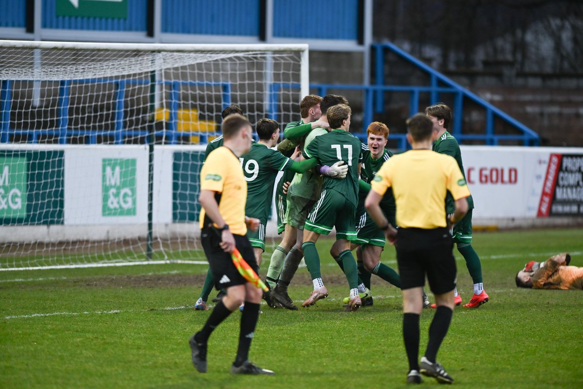 Big Al with the match winning penalty save <a href="/GeorgeVekic/">George Vekic</a>