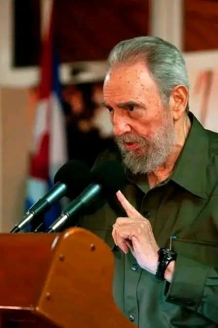 Lo dijo #Fidel en "La Historia me Absolverá" (16/10/1953): "Nacimos en un país libre que nos legaron nuestros padres, y primero se hundirá la Isla en el mar antes que consintamos en ser esclavos de nadie". ¿Se entendió? #100AñosConFidel