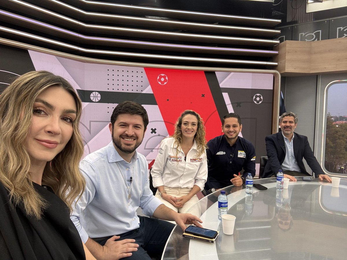 En la recta final tenemos #LaMesaAnchaElectoral por regiones… hoy la Mesa Paisa con @<a href="/LuismLopezA/">Luis Miguel López Aristizábal</a> <a href="/juligu0204/">Juliana Gutiérrez Zuluaga</a> <a href="/estebanquincar/">EstebanQuintero</a>