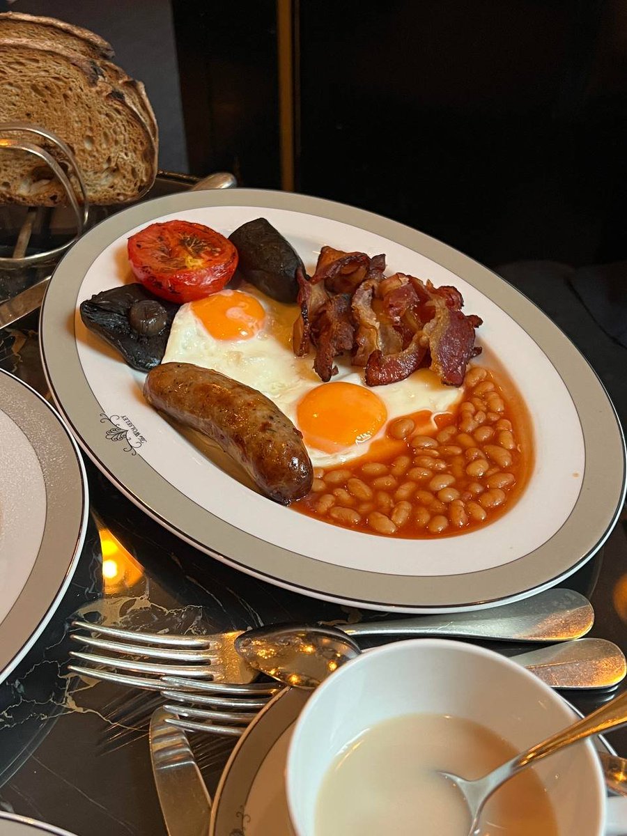 Lorna3920's tweet photo. The small pleasures of breakfast in the morning light of London 😍🌤 https://t.co/Yb5SK6iWUq