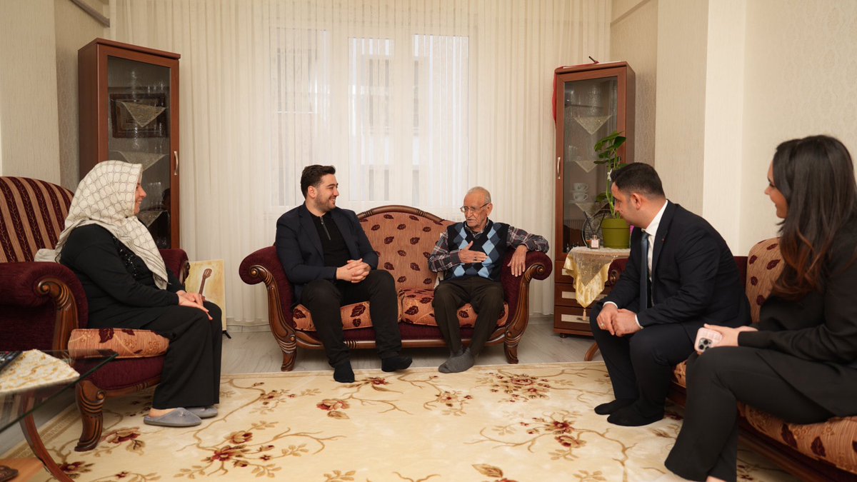 📍 Şahintepe Mahallesi

Şahintepe Mahallemizde kıymetli Ali Amcamızı ziyaret ettik. 

Samimi sohbetleri ve misafirperverlikleri için kendilerine gönülden teşekkür ediyoruz.