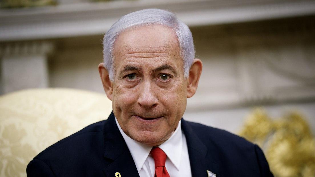 maralegon817's tweet photo. #LOULTIMO 
IRÁN ATACA LA OFICINA DE NETANYAHU

Los Cuerpos de la Guardia Revolucionaria Islámica indicaron que el edificio fue "gravemente impactado", mientras que el destino del primer ministro israelí está "en el limbo".

#BBB26 
#BBMzansiS6 
#bbvipks4 
#amici25 https://t.co/uiglPhX40T