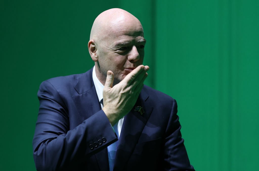 ngaka_ya's tweet photo. 🚨 FIFA president Gianni Infantino: “If a player covers his mouth during on pitch rows and says something, and this has a racist consequence, he has to be sent off”. https://t.co/RfZcaJLNVg
