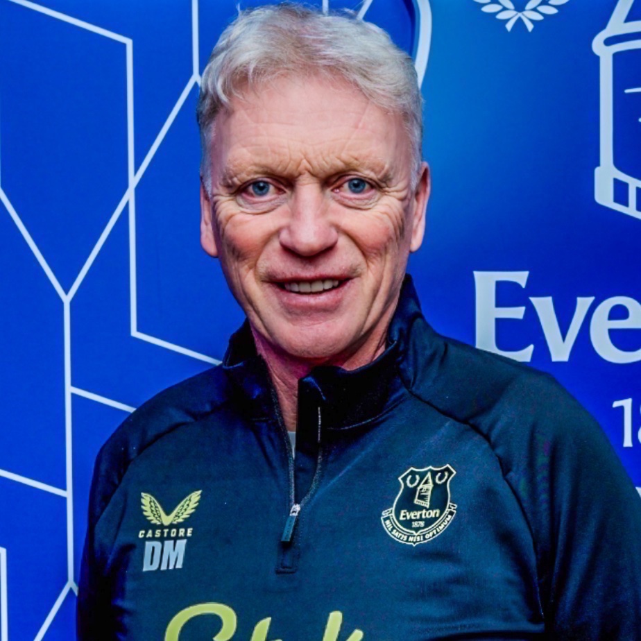 🔵👏 Troy Deeney: "Everton lost 13 players in the summer, moved stadium and lost key players throughout the season. Yet David Moyes keeps delivering performance after performance! They are 5 points behind Chelsea for a top-six finish. Don't rule it out yet." (BBC)