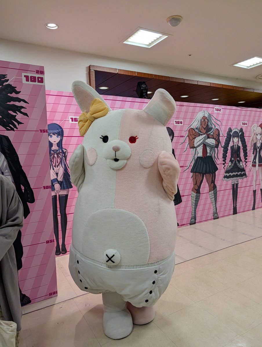 Tomabun0212's tweet photo. #ダンガンロンパ15周年記念展
行きました！！！
モノミちゃんとモノクマもいました！ https://t.co/jtoMxLzfvP