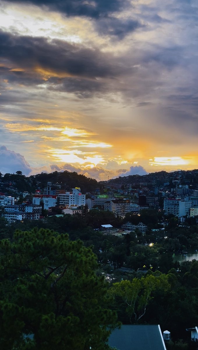 lawrenceiguchi's tweet photo. The sunset is beautiful, isn’t it?

📍Baguio City https://t.co/W6T209cCl7