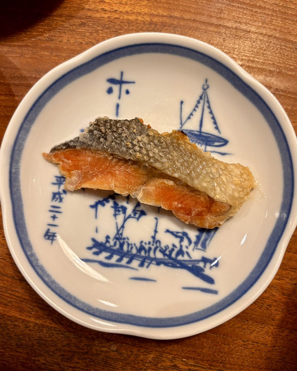 Boyo_boy_'s tweet photo. ラパンで激辛塩鮭を買ってそのままにしててちょっと賞味期限切れたけど、まあこれに関しては関係ないでしょ笑
ここまで辛い鮭は初めてだけど、しっかり鮭の風味があって美味い！ https://t.co/OmxGATku0s
