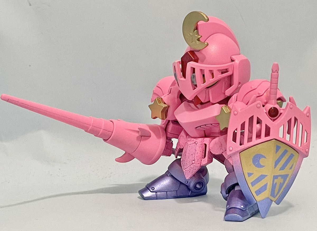 <a href="/gundam_info/">ガンダム公式</a> <a href="/hololivetv/">ホロライブプロダクション【公式】</a> コレは流れに乗っからなくては❗️😆

ルーナ姫をお守りするガンダム…
ルーナイトガンダム参上‼️
モンスターめ❗️
姫には指1本触れさせんぞ❗️😠