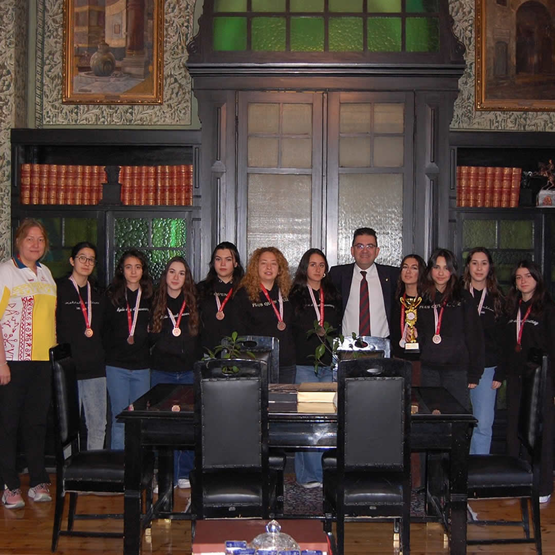 Galatasaray Lisesi tweet media