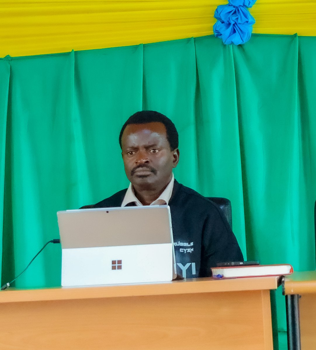 umukironews's tweet image. The Lord Mayor of @MusanzeDistrict @NsengClaudien together with the Vice Mayor in charge of Social Affairs, @TheoKayiranga, chaired the third-quarter #DPEM&amp;amp;CD meeting, aimed at setting strategies to combat stunting &amp;amp; malnutrition and to further promote proper child development.