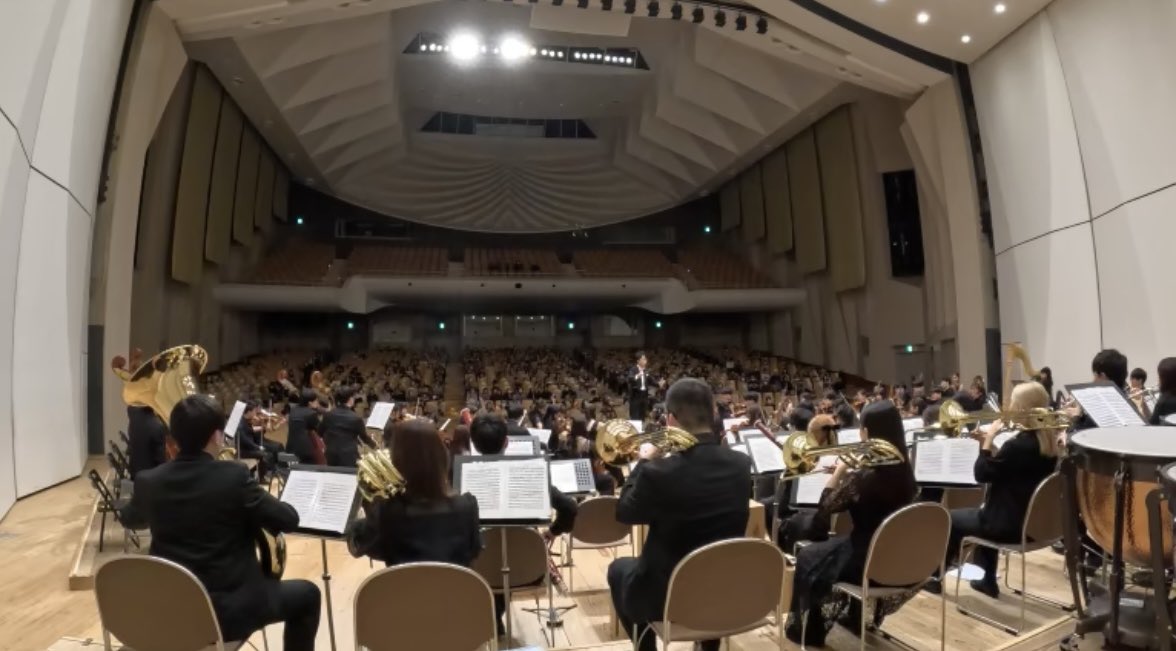 cond_zoomin's tweet photo. Orchestra Patria第2回演奏会

大勢のお客様に見守られながら終演しました。
練習の時からとても居心地の良い空間で、終わってしまうのが本当に寂しいです。

きっと第3回が開催されて、素晴らしいメンバーと舞台に立てる日が来るのだと信じています。

幸せな2年間でした！ありがとうございました。 https://t.co/NJdzEE1u0z