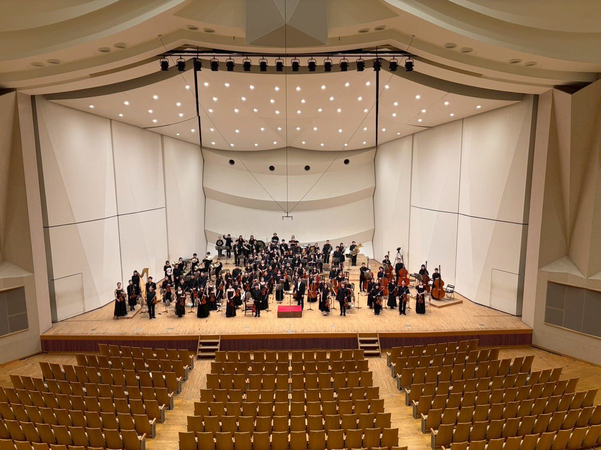 cond_zoomin's tweet photo. Orchestra Patria第2回演奏会

大勢のお客様に見守られながら終演しました。
練習の時からとても居心地の良い空間で、終わってしまうのが本当に寂しいです。

きっと第3回が開催されて、素晴らしいメンバーと舞台に立てる日が来るのだと信じています。

幸せな2年間でした！ありがとうございました。 https://t.co/NJdzEE1u0z