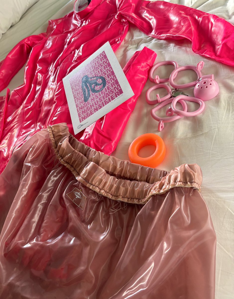 Latex Model Doll tweet media