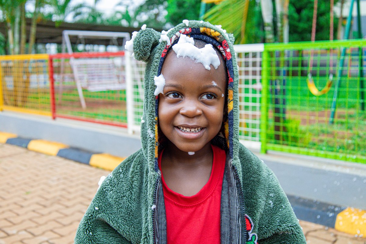 horizon_uganda's tweet photo. If you could bring any weather element into a classroom, what would it be? 

Our Early Years learners started their weather and seasons theme today with a special focus on all things Winter! We brought the lesson to life with a "real feel" snow simulation that had the little ones laughing and exploring through play.🌨️😆

#ChooseHorizon | #CambridgeEarlyYears