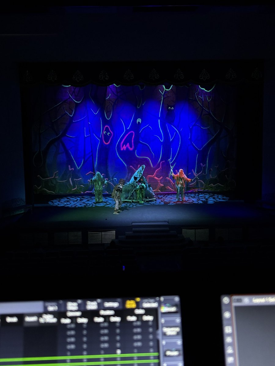 LightDesignETC's tweet image. Была тут тут сказка, которую я писал пяткой левой ноги, оказывается я тогда вполне не плохо сделал🤣🤣#MA3 #LightingDesigner