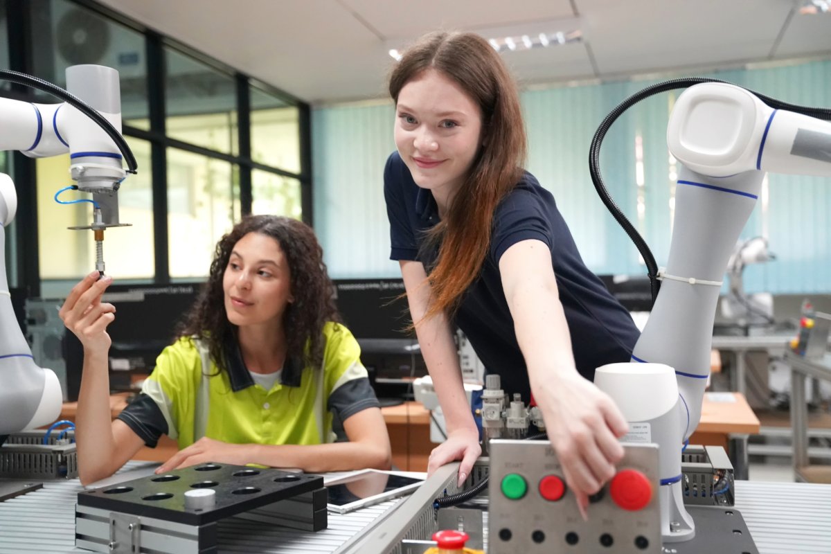 Apprenticeship Minnesota tweet media