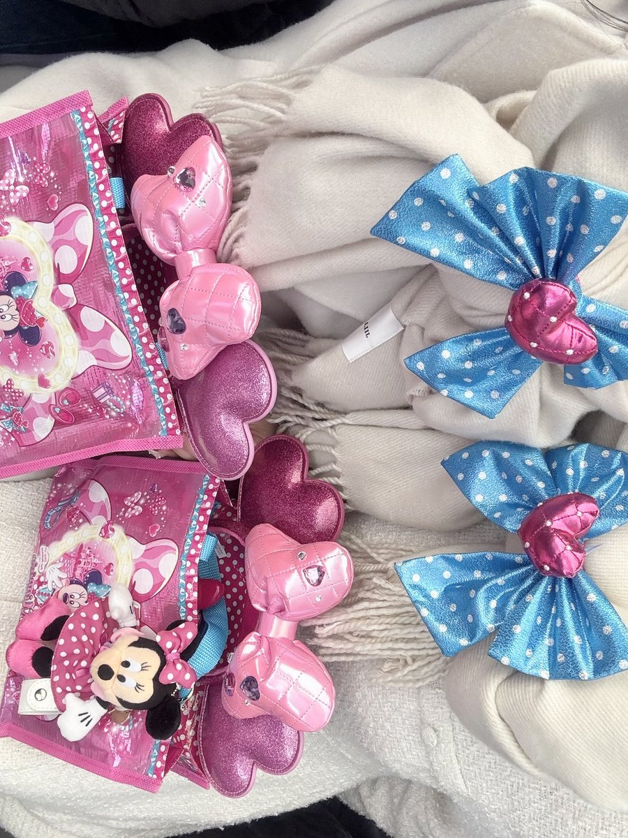 __i021's tweet photo. ひぃみれディズニー🐭🩷🩵☁️💫 https://t.co/X8APhR99p0