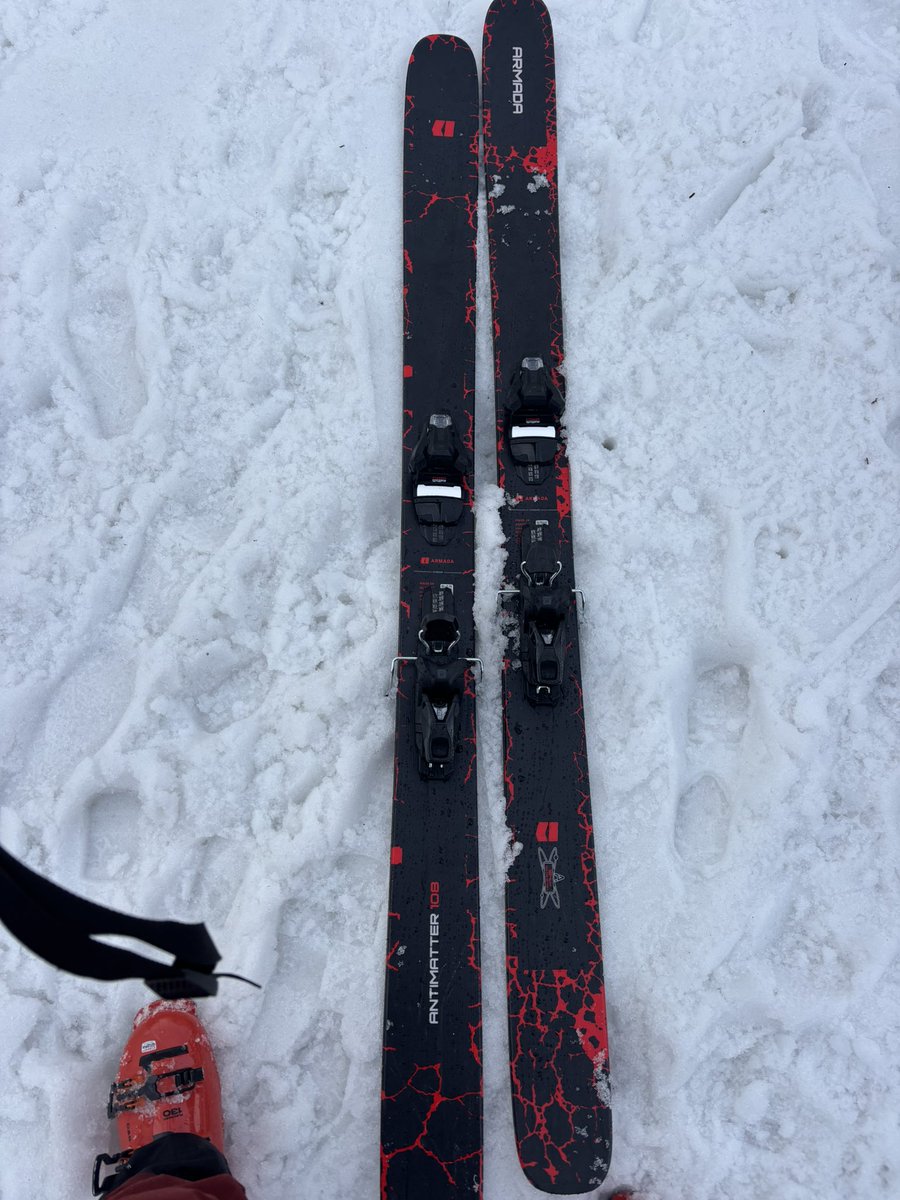 armada antimatter 108 184cm declivity x 108と同じ型で中身を少し 