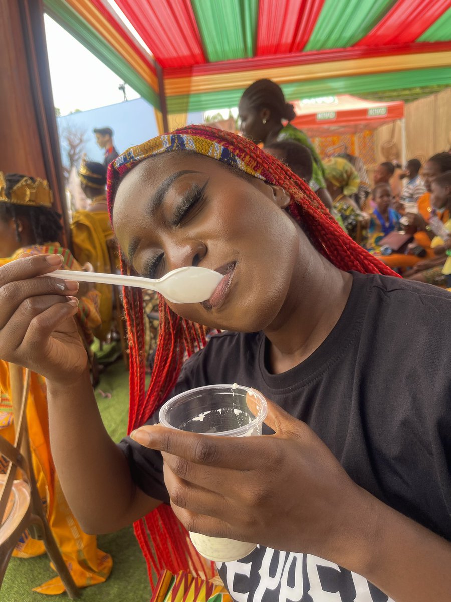 Lali X Lola tweet media