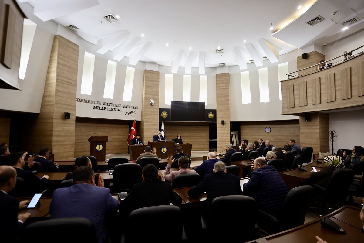 Mart ayı meclis toplantımızın ilk oturumunu gerçekleştirdik.

Meclis üyelerimizle birlikte daha güçlü bir Şahinbey için durmadan, yorulmadan çalışıyoruz.

Alınan kararların ilçemiz ve şehrimiz için hayırlara vesile olmasını diliyorum.

#Şahinbey #Gaziantep