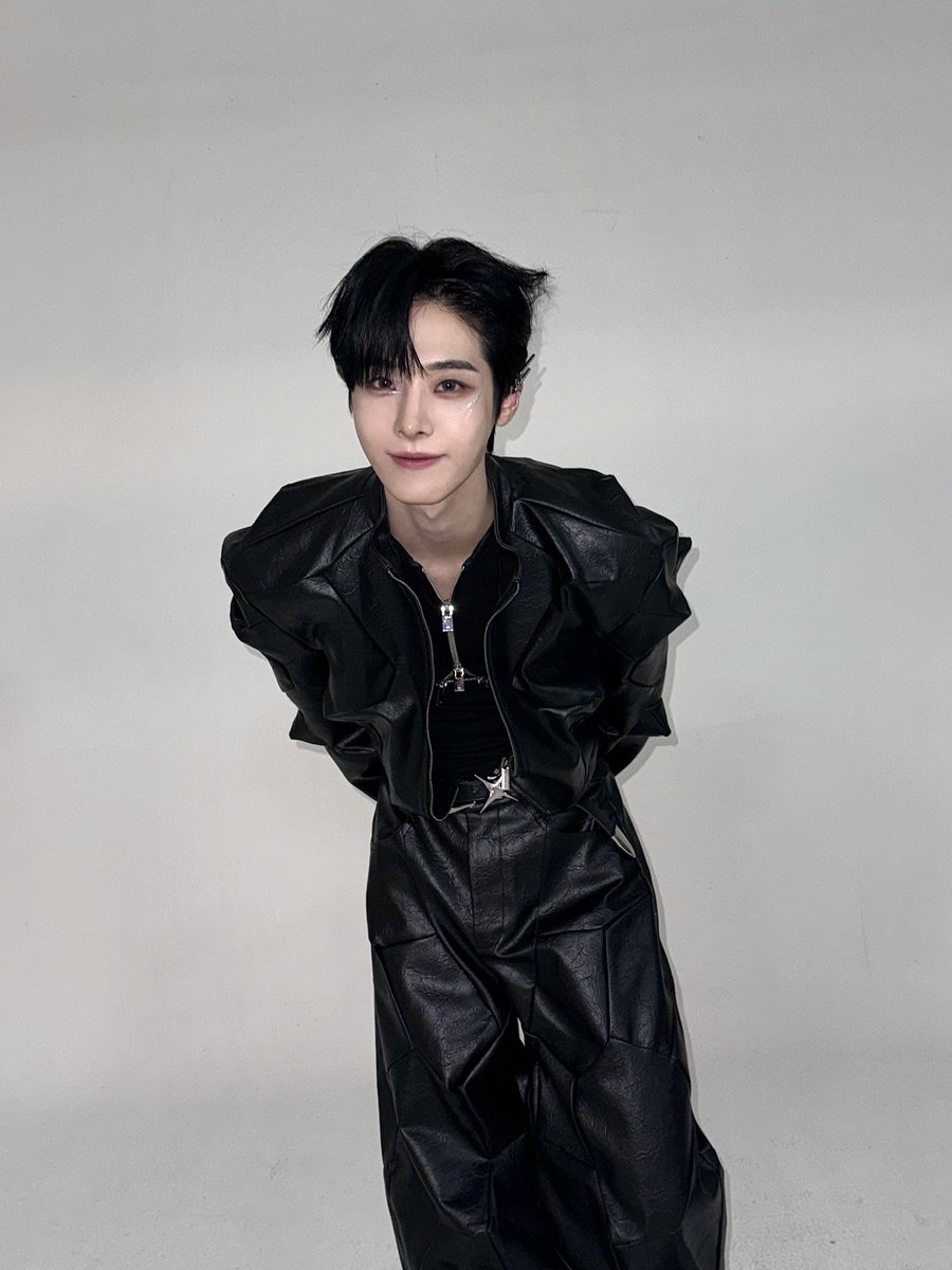 ONE PACT tweet media