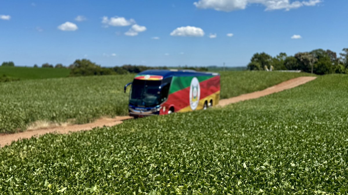 🚩👀 Quando tu ver esse ônibus com as cores do nosso estado chegando… pode preparar a tua cidade!

É a caravana Levanta Rio Grande na estrada, com o nosso próximo governador Edegar Pretto levando fé, esperança e coragem pra cada canto do RS.

Te prepara pra receber no teu