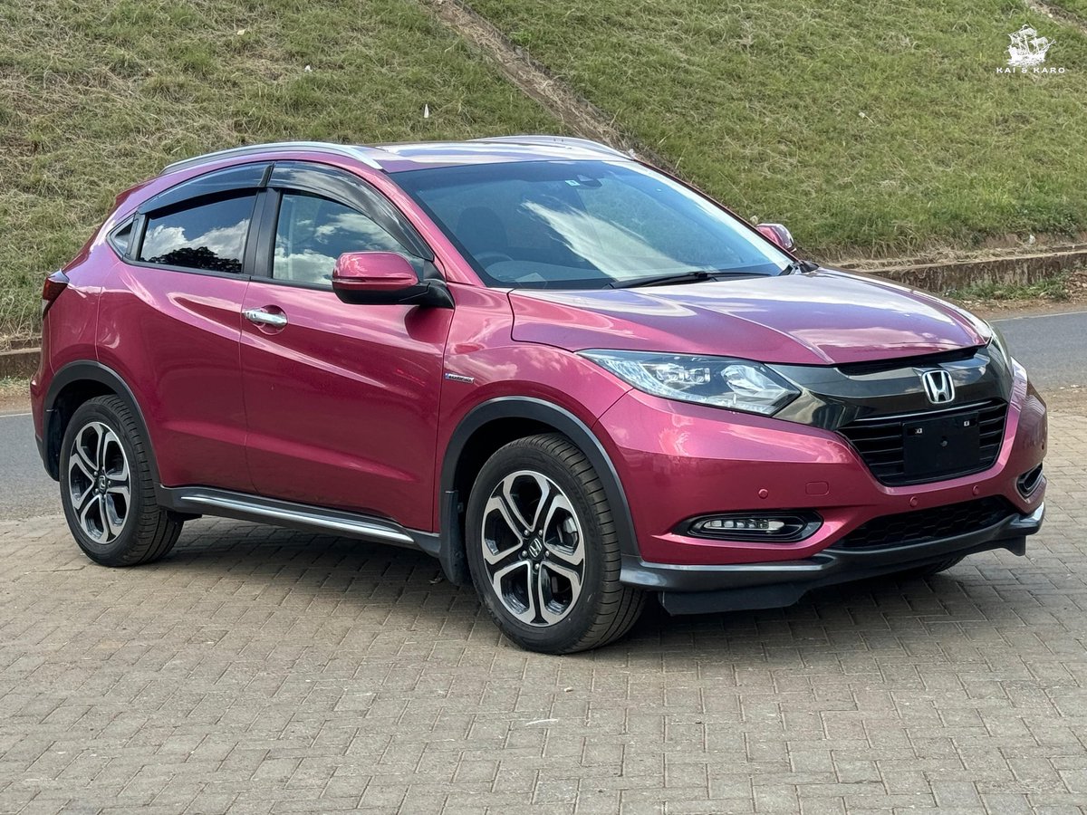 made my day when I realized…

When Toyota dropped the C-HR…
Honda came with the Vezel like “bet.”

Bringing donkeys to a horse race… really? 💀🔥