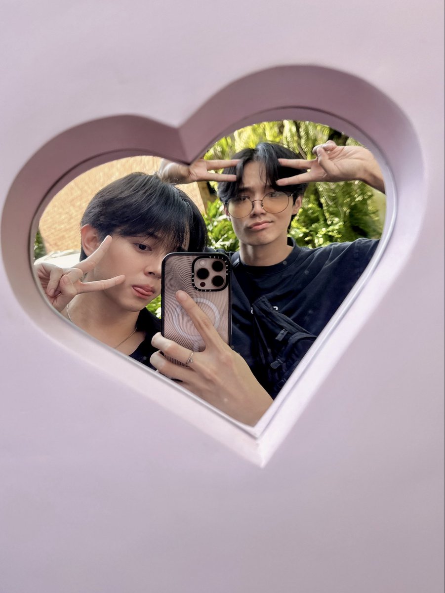 ณิชรับจัดดอกไม้เฉย ๆ 🌷 tweet media