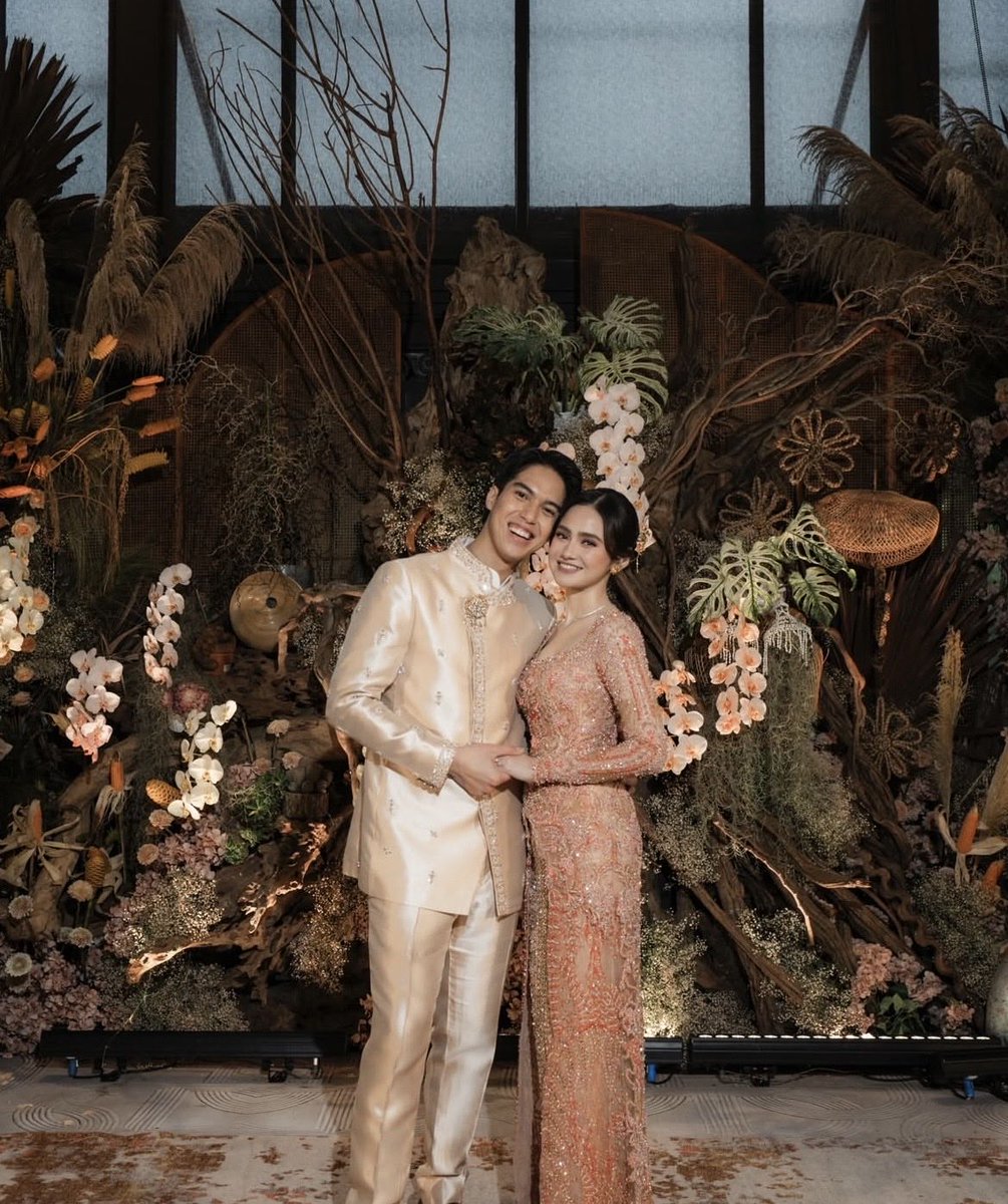 akhirnya cipa nge spill serum bulu matanya buat prepare weddingnya nantii!

pantesan bulu mata dia tuh selalu pop up dan lebaat🥹💓