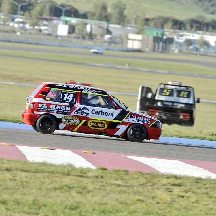DesdeBoxesRadio's tweet image. #TurismoPista 🏁 El quilmeño Lucas Carboni, piloto de @AutopiezasPana, en el Top-Ten de #Toay: 9️⃣

@TurismoPista/#Clase1/#Carboni