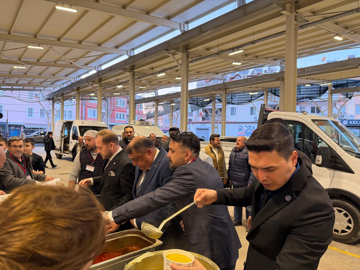 Dün akşam Milliyetçi Hareket Partisi tarafından düzenlenen iftar programına Fethiye Ülkü Ocakları Başkanı Halil İbrahim Güneş ve yönetimi olarak katılım sağladık. Ramazan ayının manevi atmosferinde aynı sofrayı paylaşarak birlik, beraberlik ve kardeşlik duygularımızı pekiştirdik