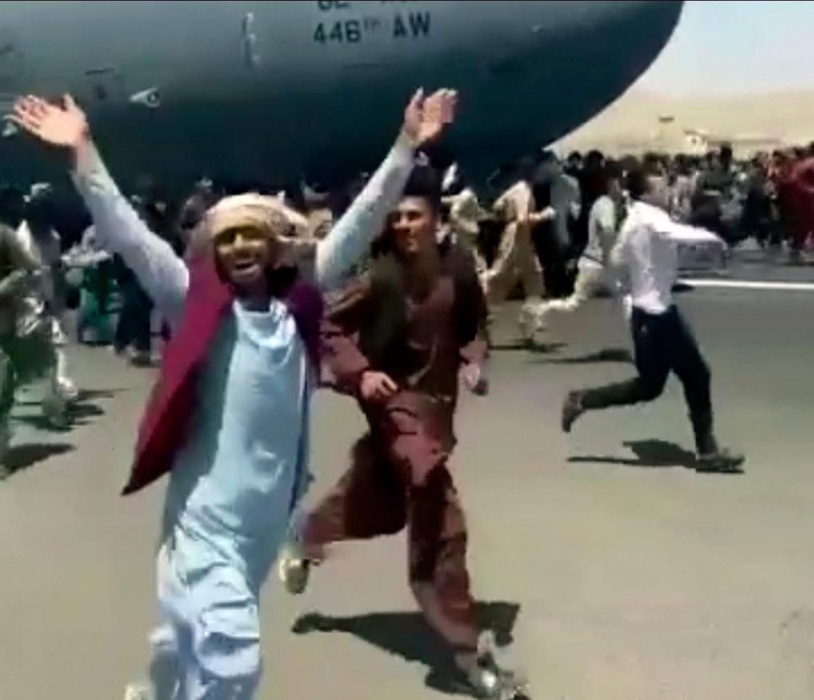 Weather forecast: It will rain at night.

Thieves😭: