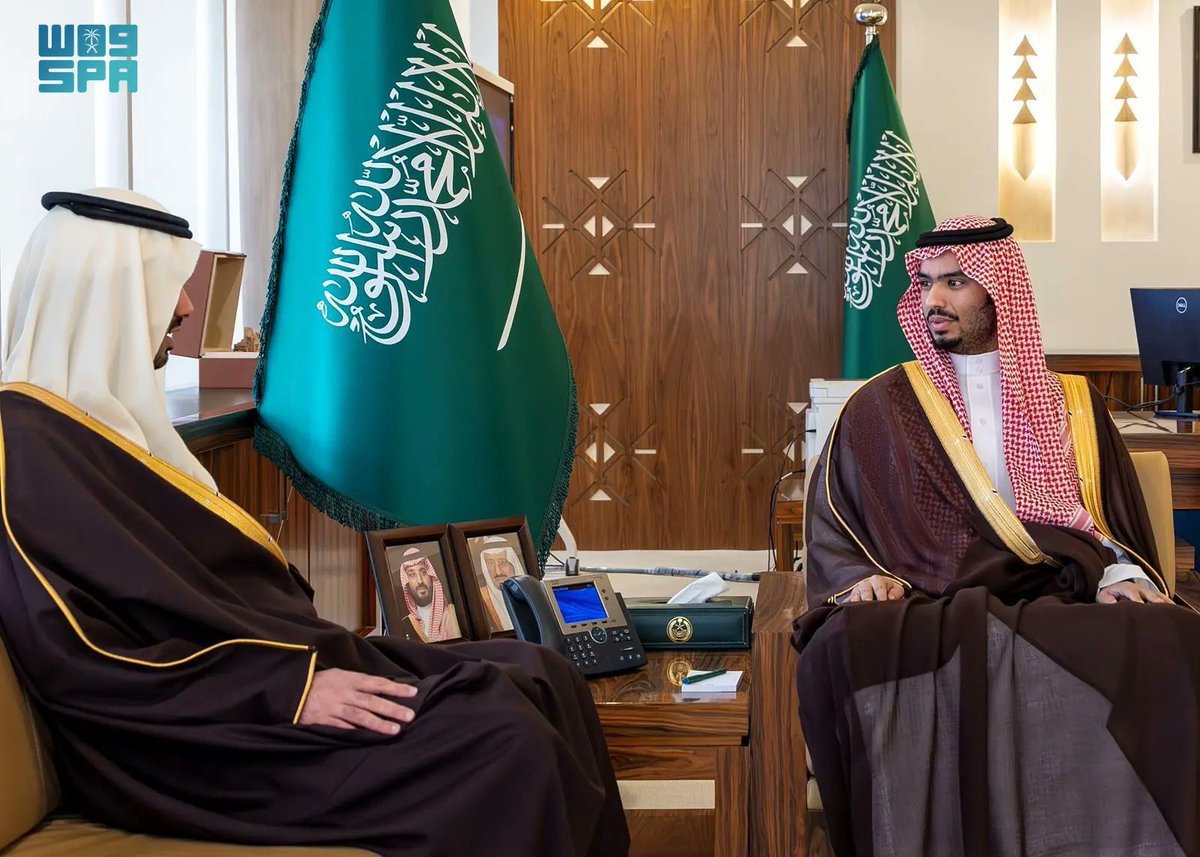 SPAregions's tweet photo. الأمير راكان بن سلمان يستقبل أمين الرياض ويبحث الخدمات والمشروعات في المحافظة.
https://t.co/f2lGW5MYs4
#واس https://t.co/TSCUSELo8r