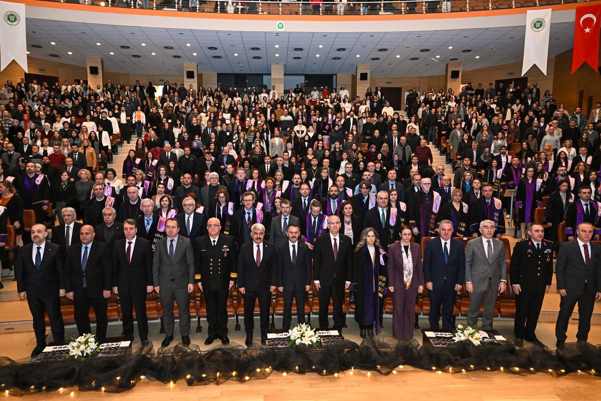 kou92official's tweet photo. Kocaeli Üniversitesi tarafından bu yıl ilk kez düzenlenen Başarı ve Teşvik Ödülleri Töreni, üniversitenin araştırma vizyonunu ve bilimsel üretim gücünü taçlandıran bir programla gerçekleştirildi 💫

🌐 https://t.co/PNKs0w72Z6 https://t.co/gTE9koGS6d