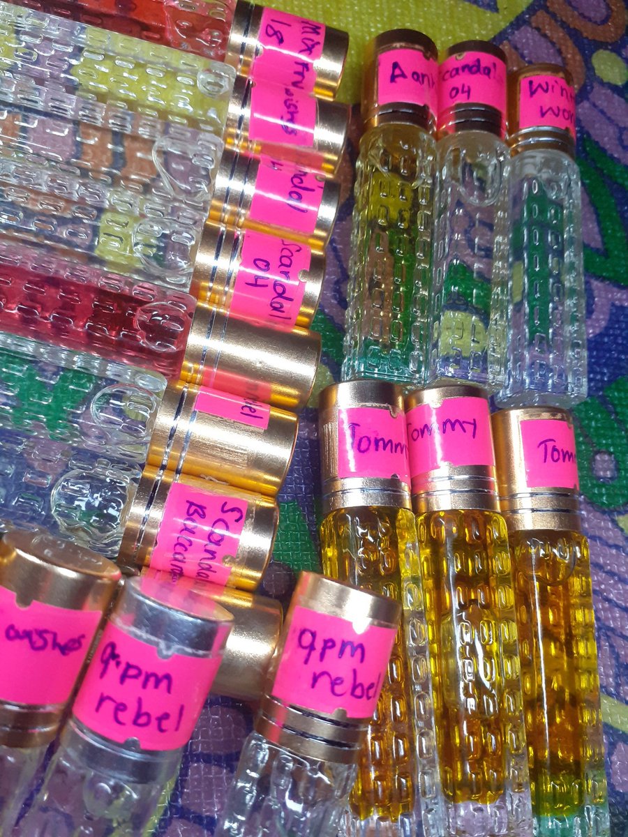 EwaffeU's tweet photo. @MbaziiraKazibwe I sell oil perfumes 5k each location matugga .call 0757261187 https://t.co/b4xDfOscHW