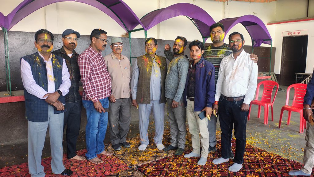 आज मीरगंज माया रिसोर्ट में राष्ट्रीय स्वयंसेवक संघ के द्वारा रंगो उत्सव के कार्यक्रम में रहना हुआ
#MYogiAdityanath #drdcverma_mla #kesavprasadmaurya #BJPUttarPradesh #NarendraModi