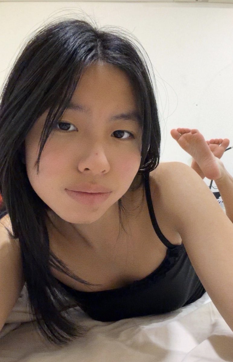 [Request #88]

Face - 7/10
Body - 9/10
Overall - 9/10

She knows what she’s doing. For those feet people, I’m sure you would love a girl like that.