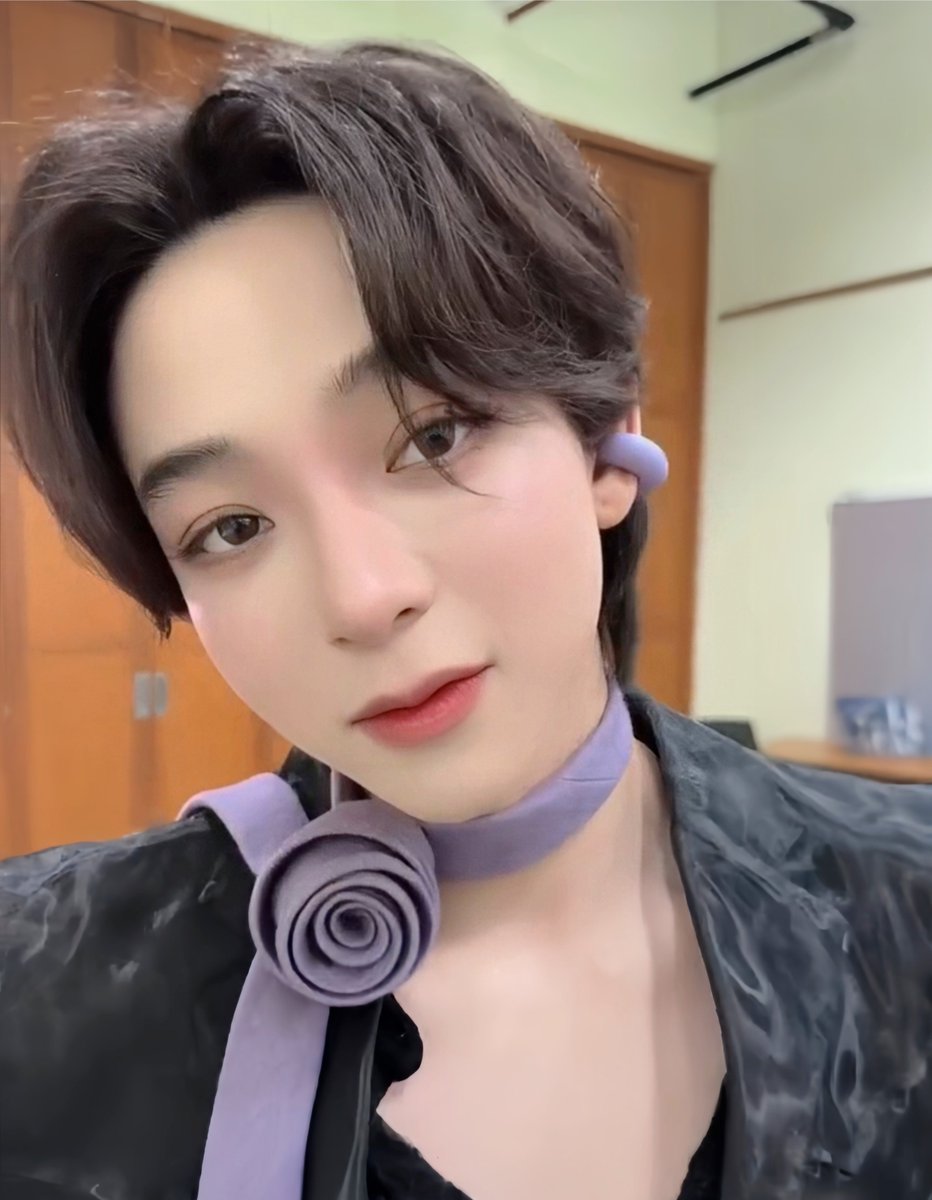𝐀𝐖𝐒𝐓 🌻 tweet media