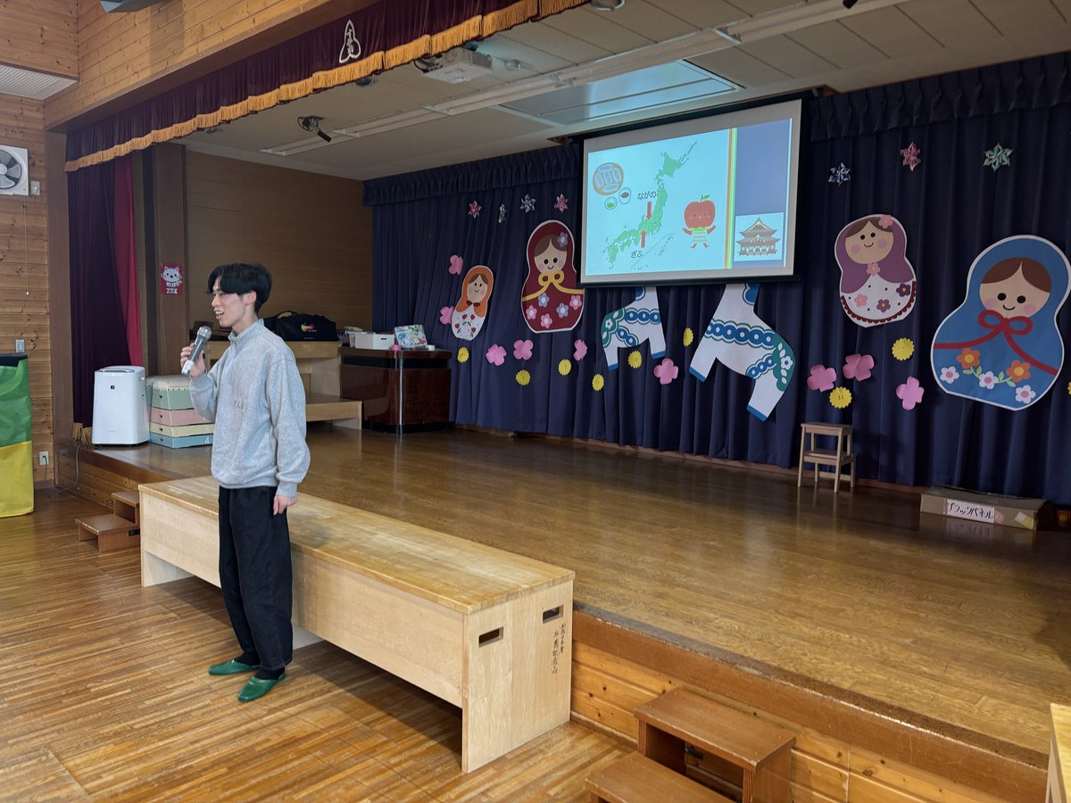 miwalab303's tweet photo. ゼミのメンバーで岐阜県の幼稚園へ行き、「どうして勉強するの？」というテーマで対話をしました。幼稚園児の勉強に対する考えを聞くことができ、とても面白い発見もありました。みんなよく考えてくれて、楽しく話ができました。#哲学対話 #p4c https://t.co/WG2w7R3oN1