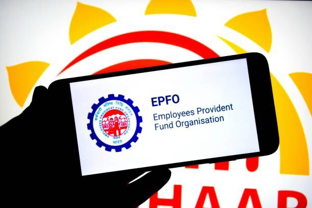 InformistMedia's tweet image. .@officialepfo's Central Board of Trustees approved a new SOP to strengthen fund management, including fund consolidation, an annual SIP approach, defined timelines, and an overdraft facility, the labour ministry said. #EPFO #PF #FundManagement

More details below: