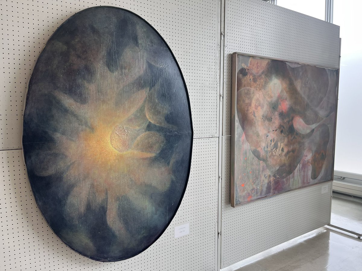 askmyDX's tweet photo. 自分の作品が展示されてる。
感慨深い。
私の作品という意識はもうあんまりないなぁ。
描けてよかったな。 https://t.co/RPCNKNVQTV