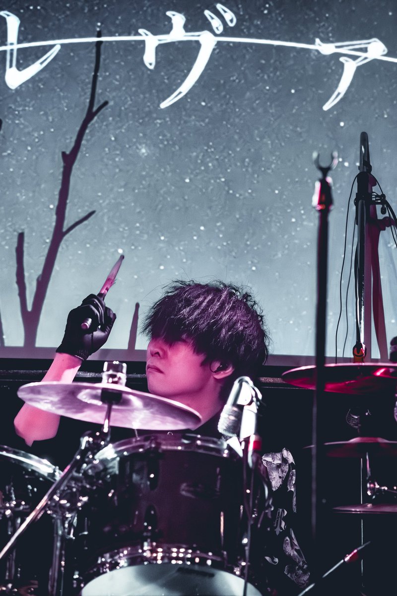 ᵘᵏᵃ tweet media