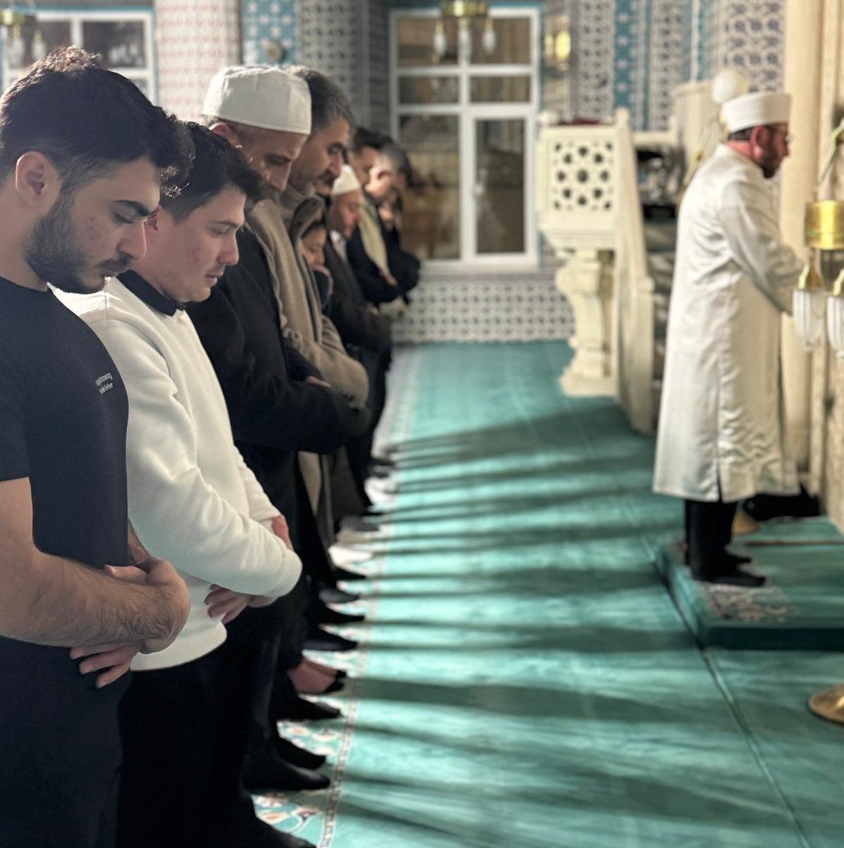 TrabzonKYGM's tweet photo. Tonya Yurdu öğrencilerimiz, İlçe Müftülüğü tarafından düzenlenen iftar programına katılarak Ramazan’ın manevi atmosferini hep birlikte paylaştı; birlik ve kardeşlik duygularının pekiştiği bu anlamlı buluşmanın ardından Tonya Ulu Camii’nde akşam namazını eda etti. https://t.co/yM2Sr8NFQL