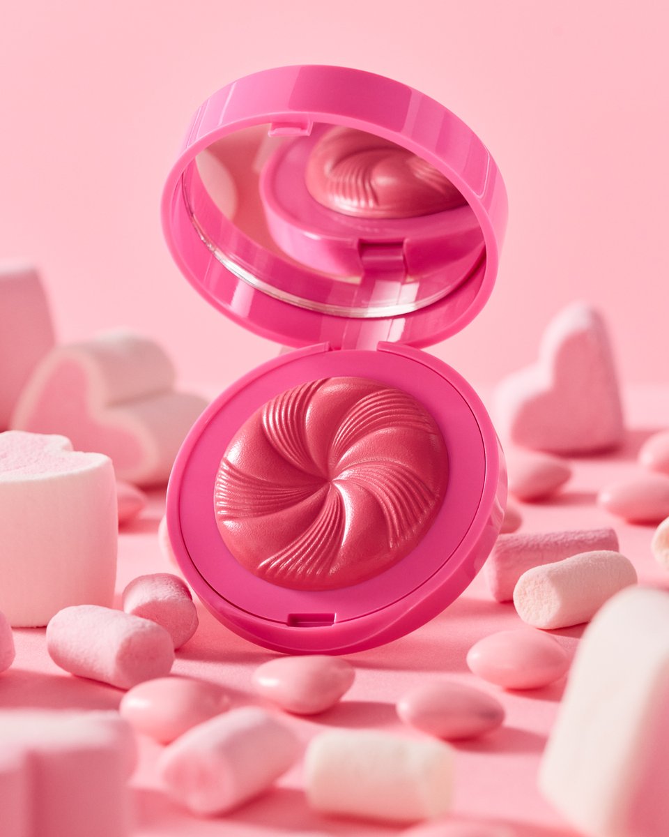 SOFT LIKE A MARSHMALLOW ☁️
CLOUDY CANDY è il blush finger friendly perfetto per i tuoi #grwm 🥰
🥐 Sugared almond 
🍓 Strawberry chew
🤎 Toffee
🍭 Cotton candy

➡️ bit.ly/40oX6tb 

#limitededition #pupamilano #madeinitaly #candyclub #springcollection