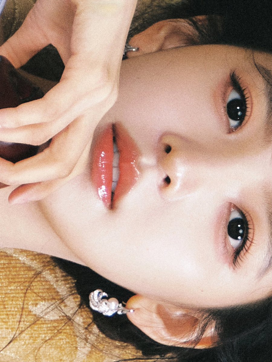 📸 260302 Zhang Ruonan Studio Update #ZhangRuonan #章若楠