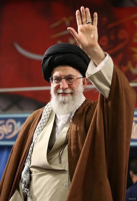 دل گفت اگر غنچه ی پرپر گـــردم

در جاری خون خود شناور گـــردم

والله که اسم اعظم حق باشــــد

نامردم  اگر جدا ز  رهبــــر  گردم
#یا_منتقم 
#ندر_په_ایران