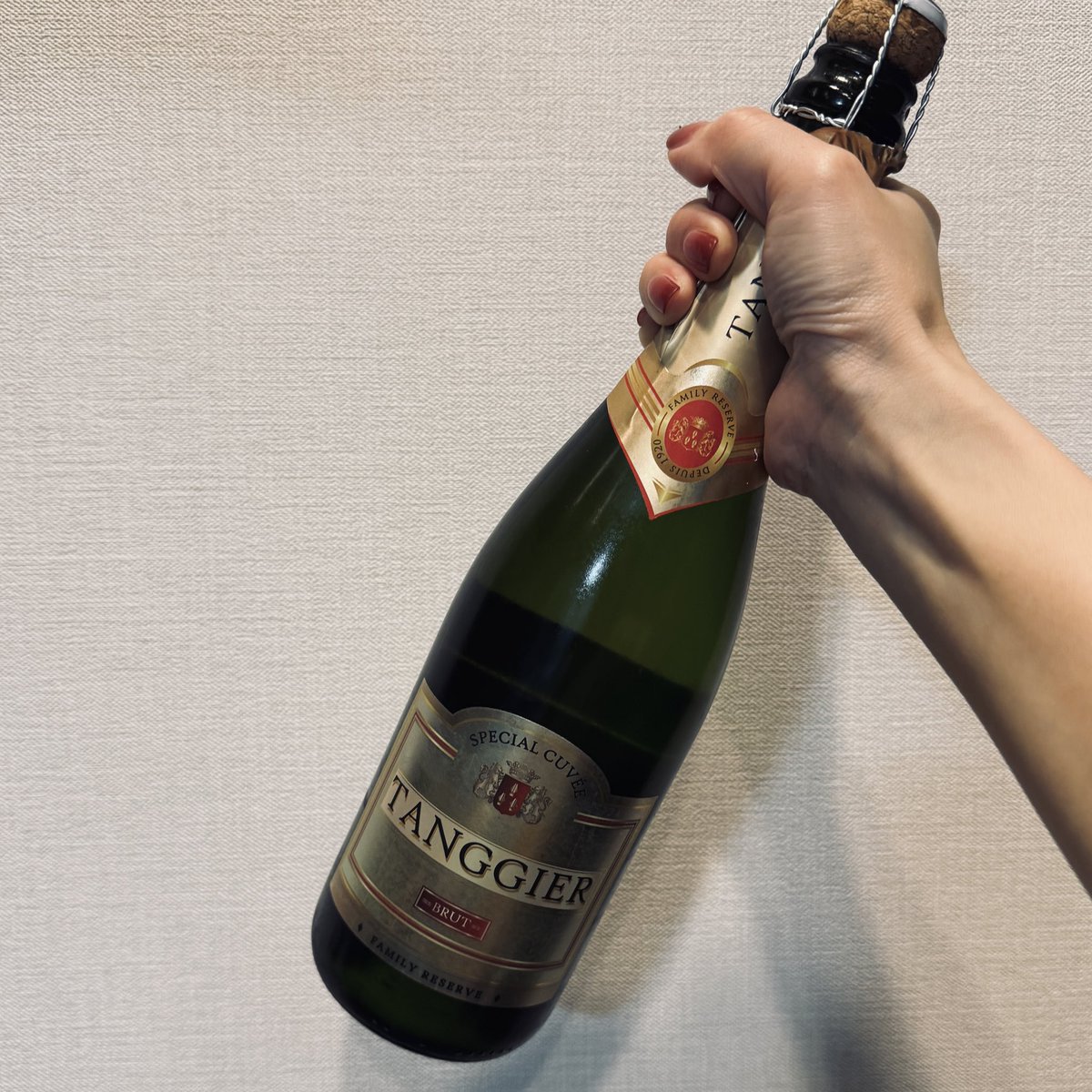 ただいま 週の初めからボトル開けようとするタマ子ちゃんが帰ってきたよ